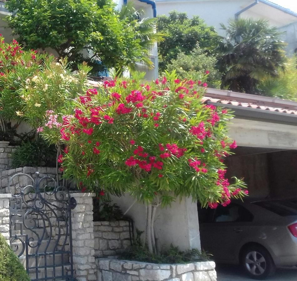 Apartments Mare Losinjska 16 Rabac Bagian luar foto