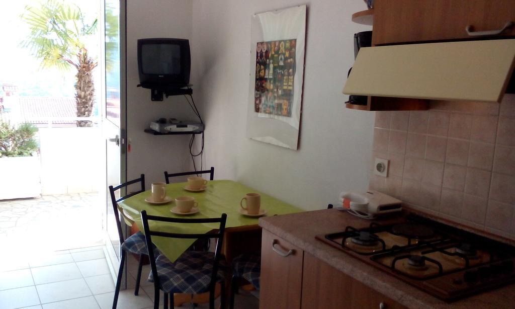 Apartments Mare Losinjska 16 Rabac Ruang foto