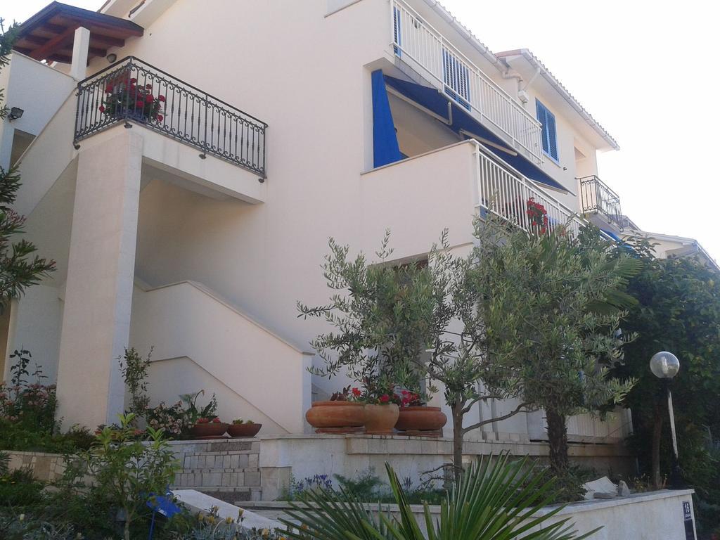 Apartments Mare Losinjska 16 Rabac Bagian luar foto